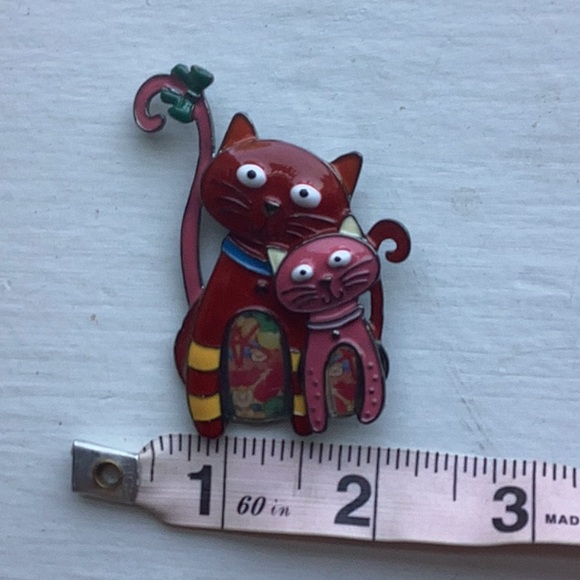 Kitty cat brooch with two kitties great red colors whimsical for fun - Picture 2 of 4